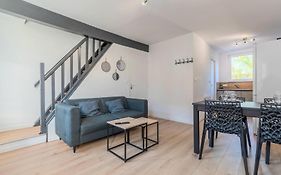 Charmant Appartement Renove 2 Chambres.